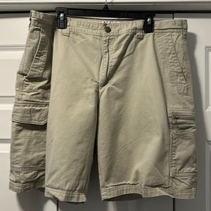 Columbia men’s cargo shorts. Zippered pocket on one side